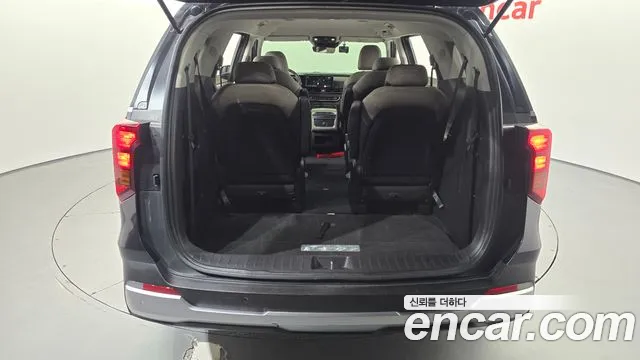 Kia Carnival Generation 4 — Фото автомобиля 17