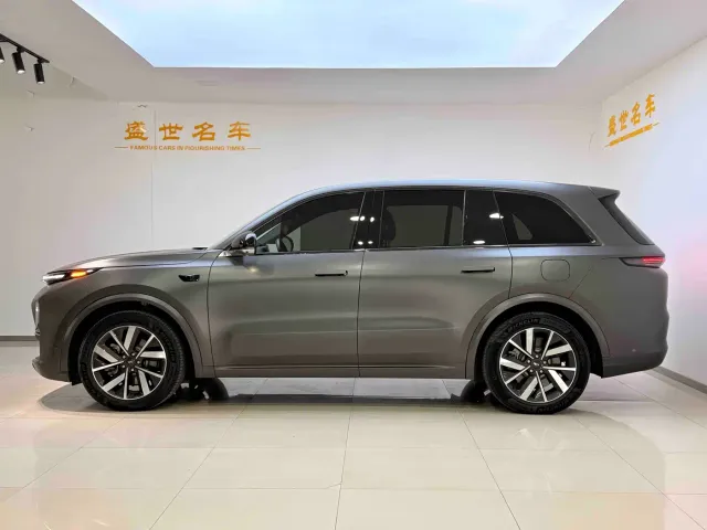 Li Auto L8 — Фото автомобиля 4