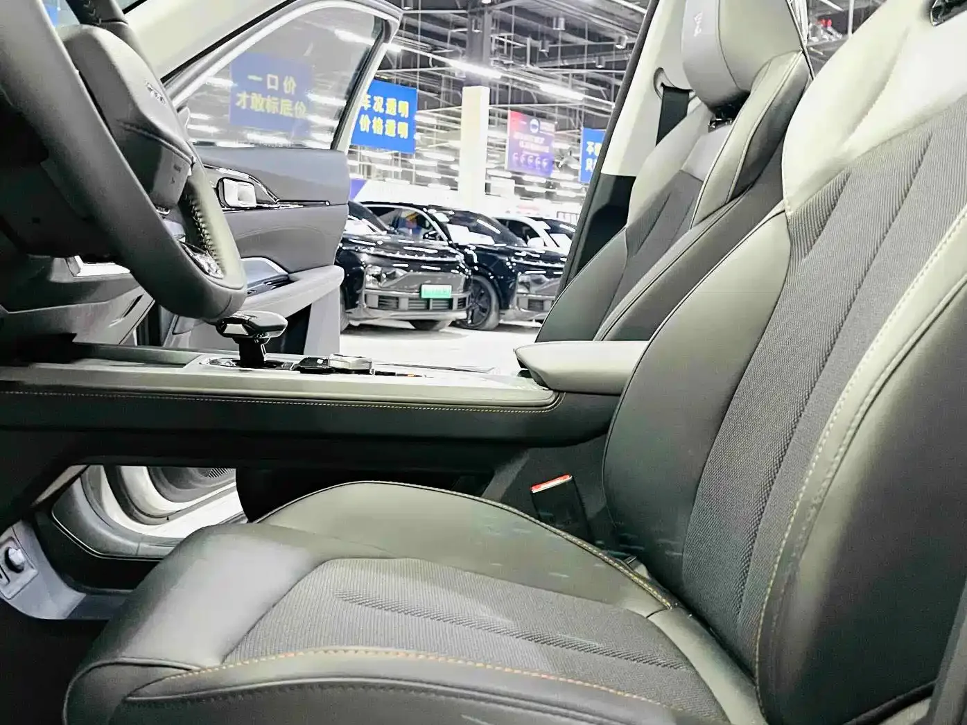 Changan Oshan Changan Oshan Z6 2023 Blue Whale 1.5T DCT Smart Premium — Фото автомобиля 5