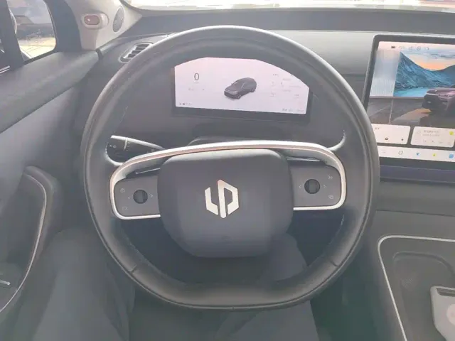 Leapmotor C10 — Фото автомобиля 10