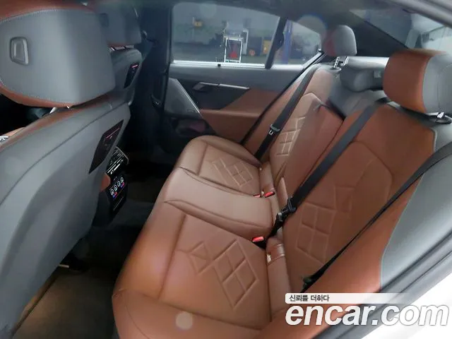 BMW 5 Series G60 — Фото автомобиля 6