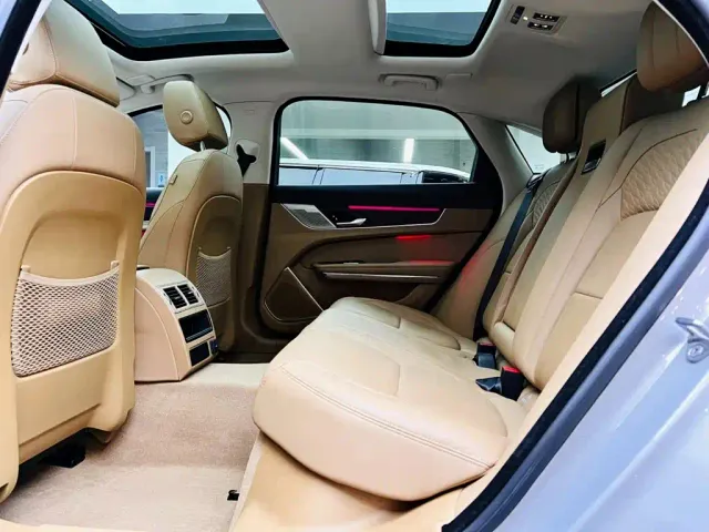 Jaguar XFL — Фото автомобиля 15