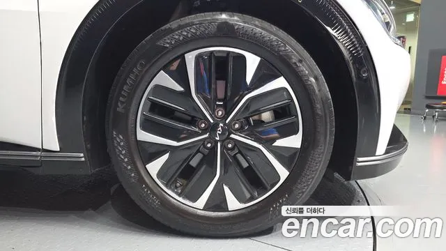 Kia EV6 — Фото автомобиля 21