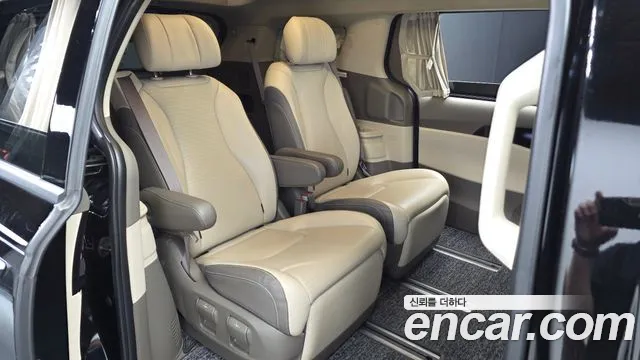 Kia Carnival Generation 4 — Фото автомобиля 17