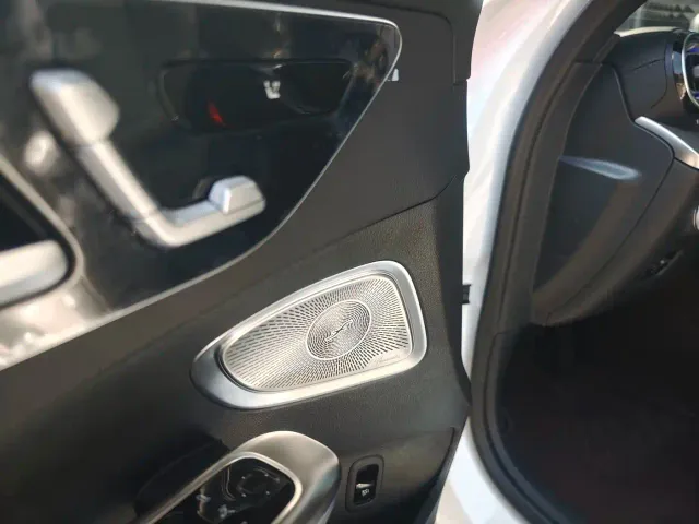 Mercedes-Benz C-Class — Фото автомобиля 6