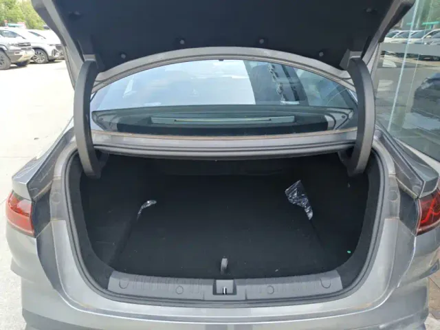 BYD Qin L — Фото автомобиля 18