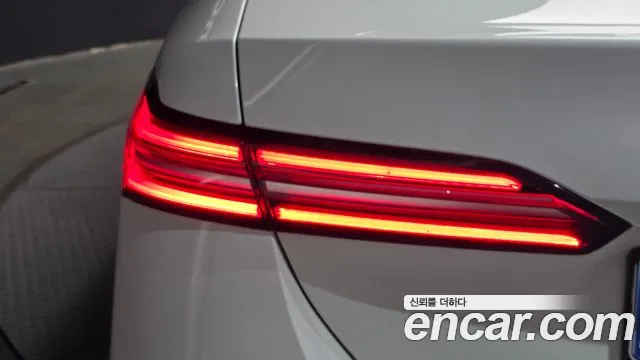BMW 5-Series — Фото автомобиля 23