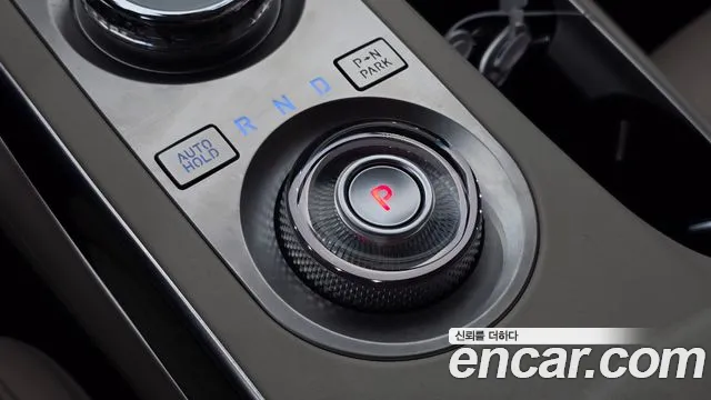 Genesis GV70 — Фото автомобиля 9
