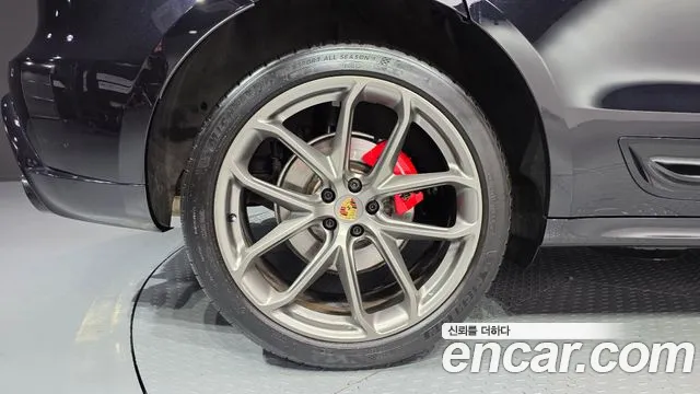 Porsche Macan — Фото автомобиля 19