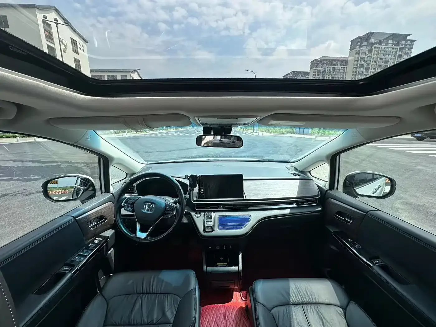 Honda Odyssey 2022 2.0L e:HEV Sharp·Prestige Edition — Фото автомобиля 5