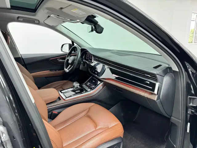 Audi Q7 — Фото автомобиля 10