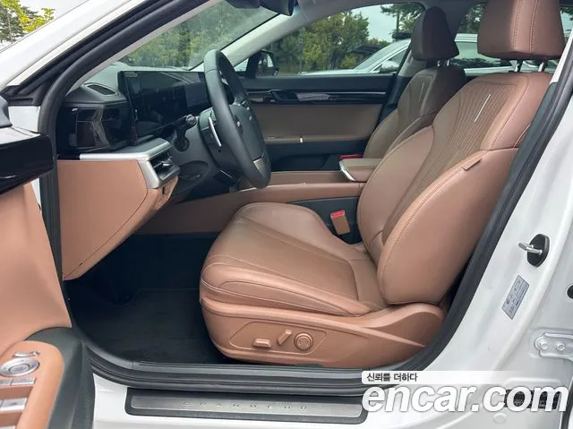 Hyundai Grandeur Grandeur (GN7) 2.5 Бензин 2WD — Фото автомобиля 12
