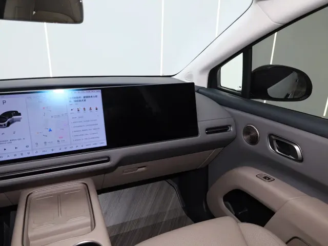 Li Auto Li i8 2025 Standard Edition — Фото автомобиля 27