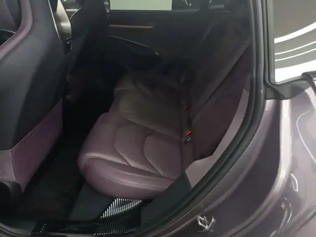 Xiaomi SU7 — Фото автомобиля 19