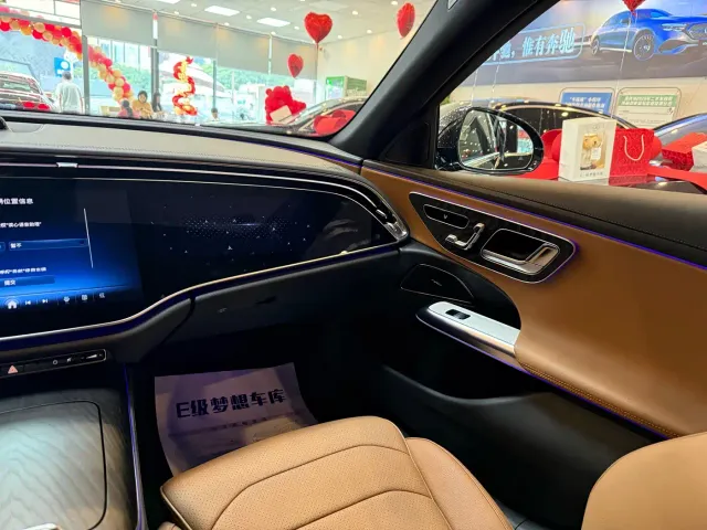 Mercedes-Benz E-Class — Фото автомобиля 19