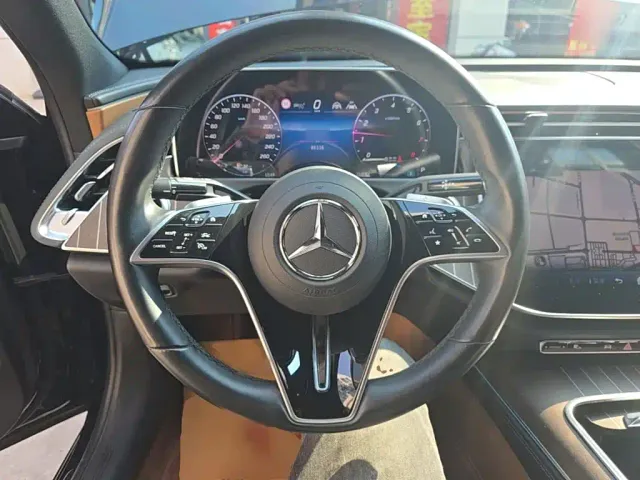 Mercedes-Benz E-Class — Фото автомобиля 10