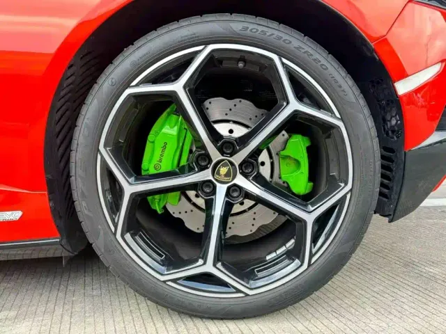 Lamborghini Huracan — Фото автомобиля 9