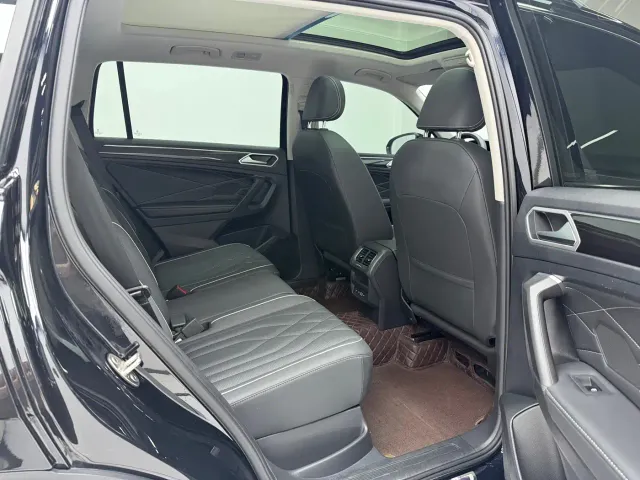 Volkswagen Tiguan L — Фото автомобиля 12