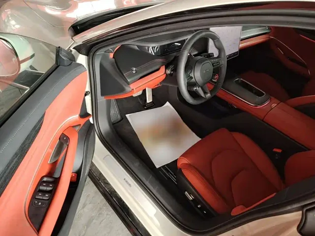 Xiaomi SU7 — Фото автомобиля 15