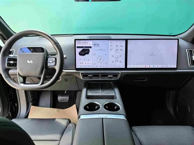 Li Auto L8 — Фото автомобиля 4