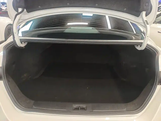 Nissan Sylphy — Фото автомобиля 18