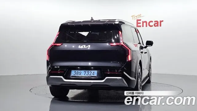 Kia EV9 — Фото автомобиля 4