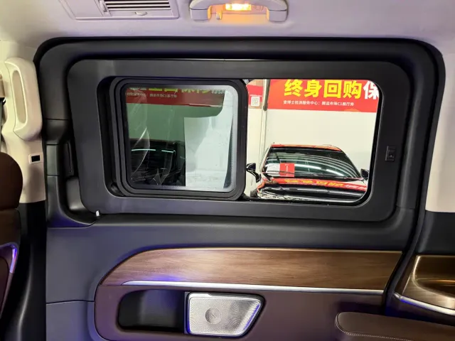 Mercedes-Benz V-Class — Фото автомобиля 27