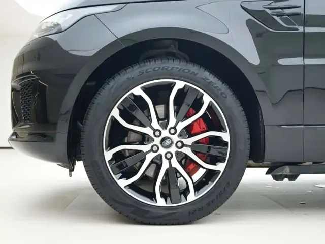 Land Rover Range Rover Sport — Фото автомобиля 16