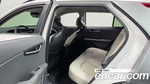 Kia Niro The All New Niro Signature — Фото автомобиля 11