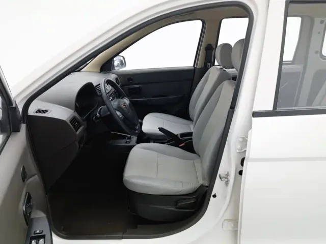 Wuling Hongguang — Фото автомобиля 10