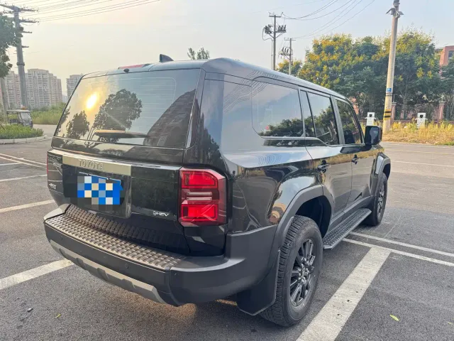 Toyota Prado — Фото автомобиля 12