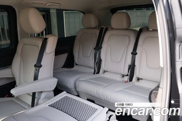 Mercedes-Benz V-Class — Фото автомобиля 16