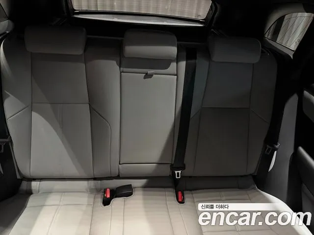 Land Rover Range Rover Velar Range Rover Velar 2.0 P250 Dynamic SE — Фото автомобиля 20