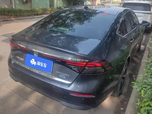 Honda Accord — Фото автомобиля 3