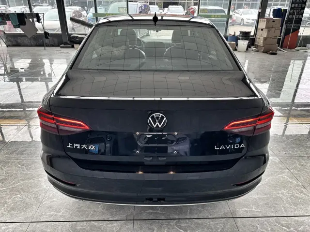 Volkswagen Lavida — Фото автомобиля 5