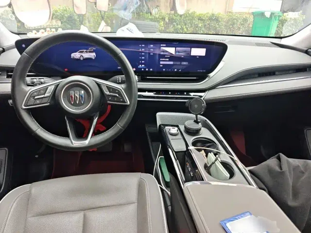 Buick E5 — Фото автомобиля 5