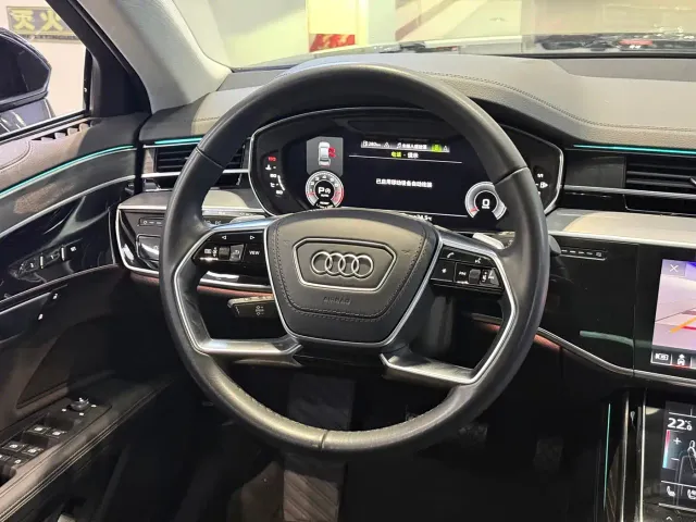 Audi A8 — Фото автомобиля 5