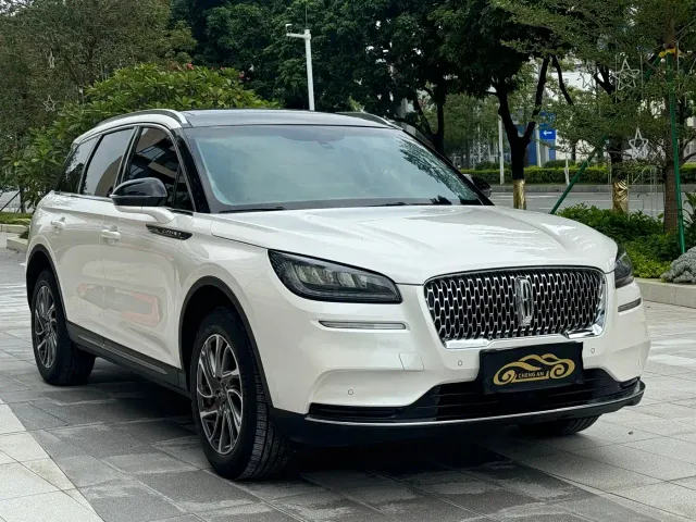 Lincoln Corsair — Фото автомобиля 3