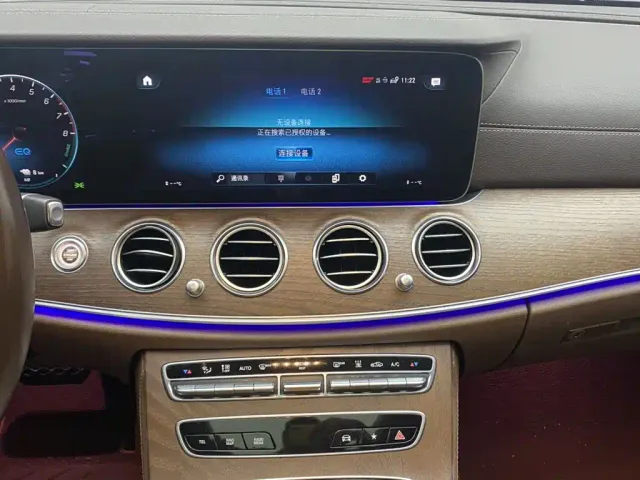 Mercedes-Benz E-Class — Фото автомобиля 21
