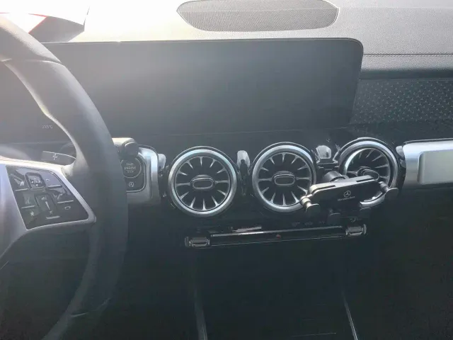 Mercedes-Benz GLB-Class — Фото автомобиля 14