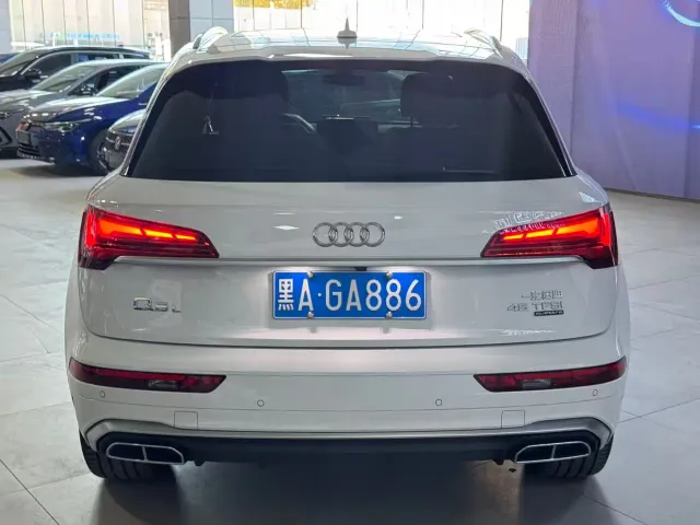 Audi Q5L — Фото автомобиля 5