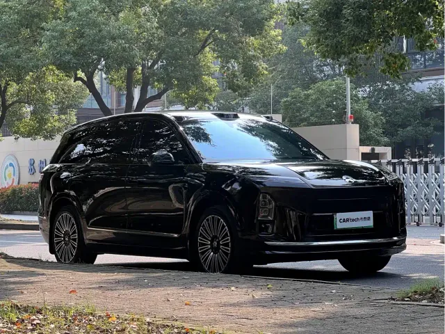 Nio ES8 — Фото автомобиля 3