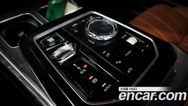 BMW 7 Series G70 — Фото автомобиля 12