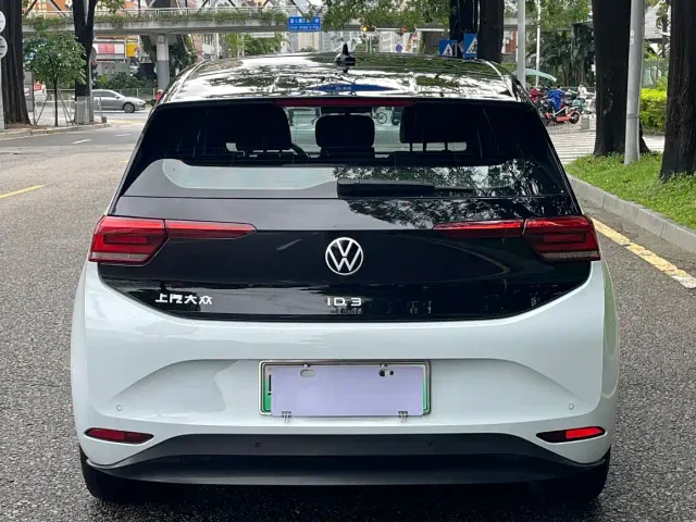 Volkswagen ID.3 — Фото автомобиля 12
