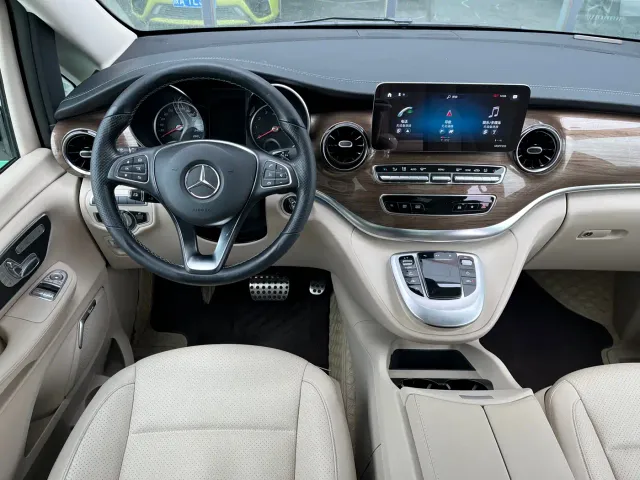 Mercedes-Benz V-Class — Фото автомобиля 8
