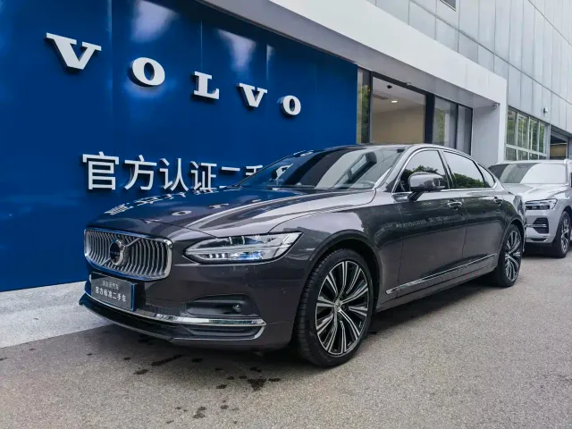 Фотография автомобиля — Volvo S90