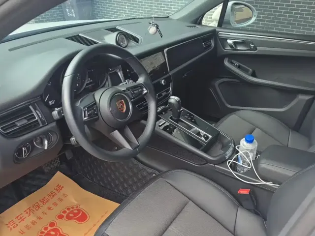 Porsche Macan — Фото автомобиля 2