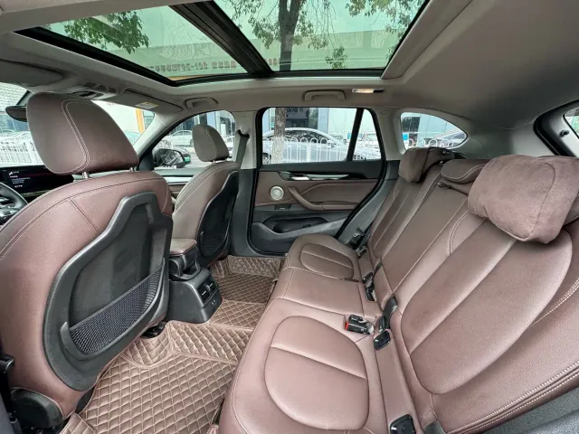 BMW X1 — Фото автомобиля 10