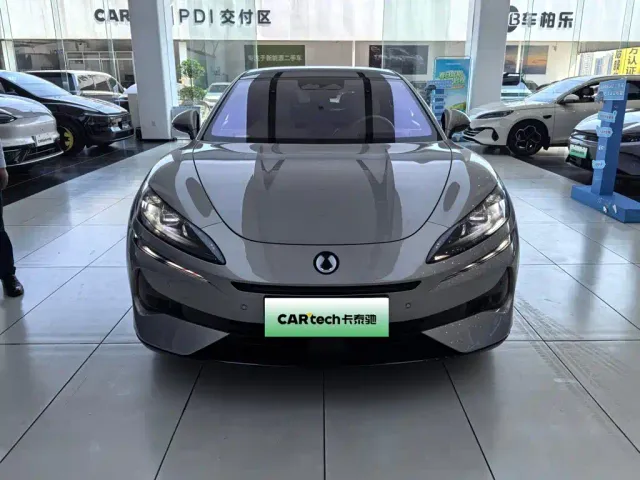 Denza Z9GT — Фото автомобиля 3