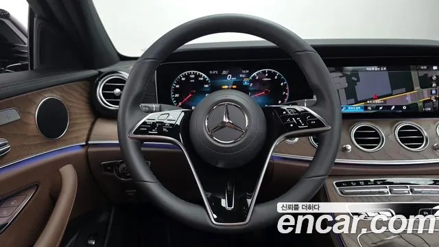 Mercedes-Benz E-Class — Фото автомобиля 13